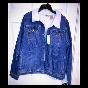 Jean Jacket with faux fur collar